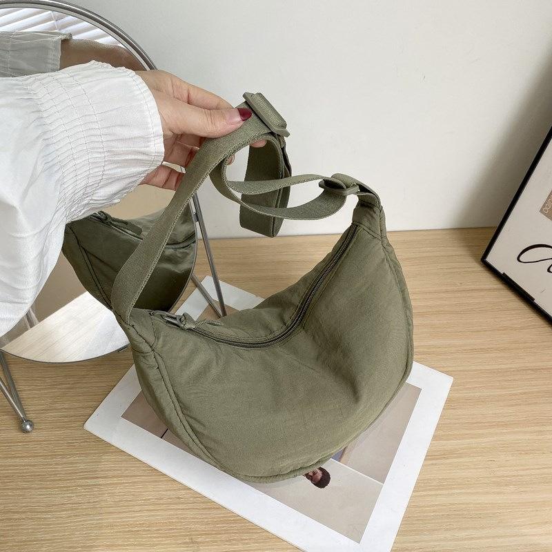 Niche Casual Men's and Women's Nylon Dumpling Bag Student Shoulder Bag Versatile Fashion New Trendy Leisure Bag
