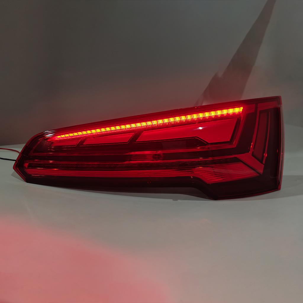 Left/Right Rear Tail Light Lamp LED For Q5 MK2 FACELIFT 2021-2024 LED 5 PIN