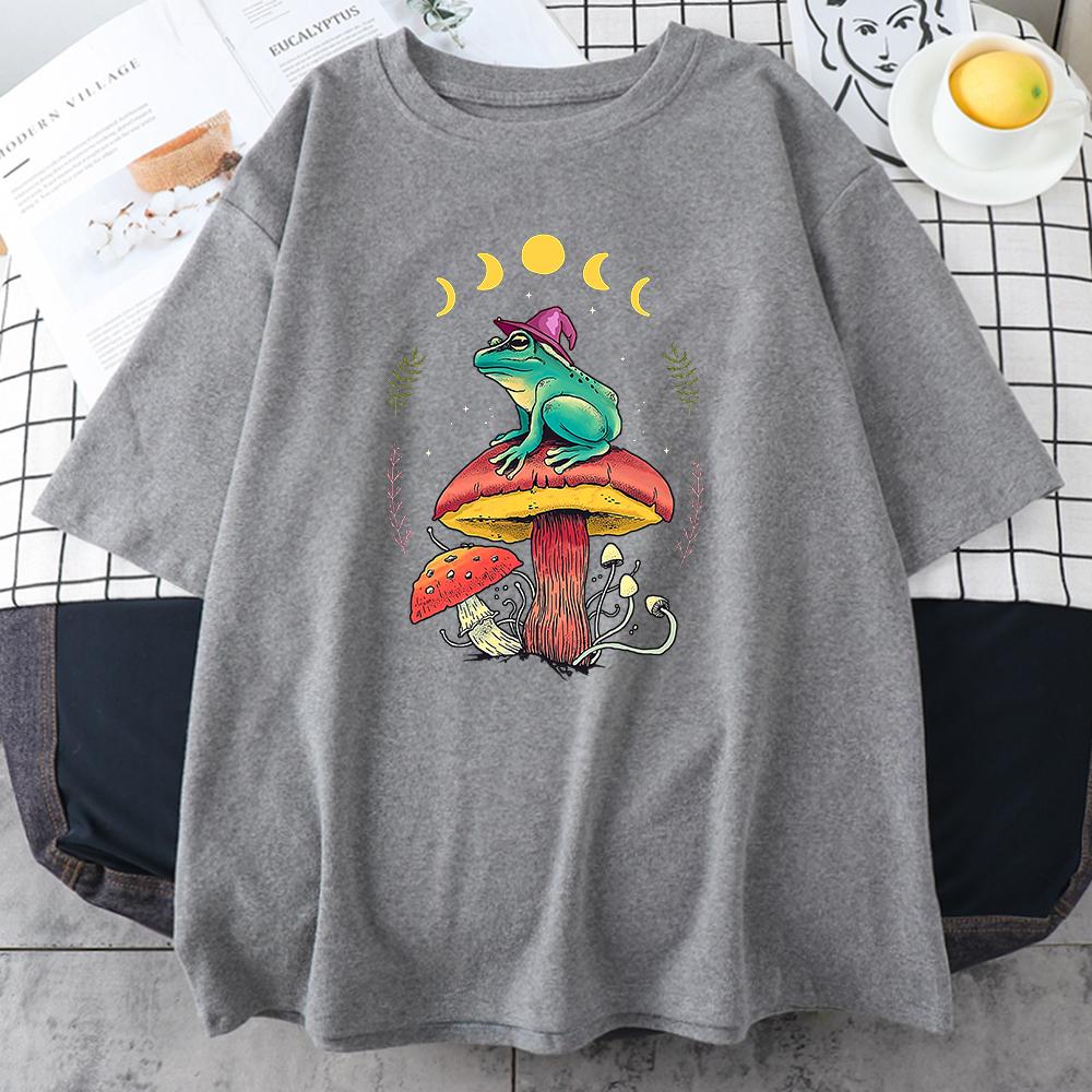 Cottagecore Aesthetic Goblincore Frog Wizard On Mushroom Mens Short Sleeve All-math Vintage Tops Personality Male Cotton T-Shirt