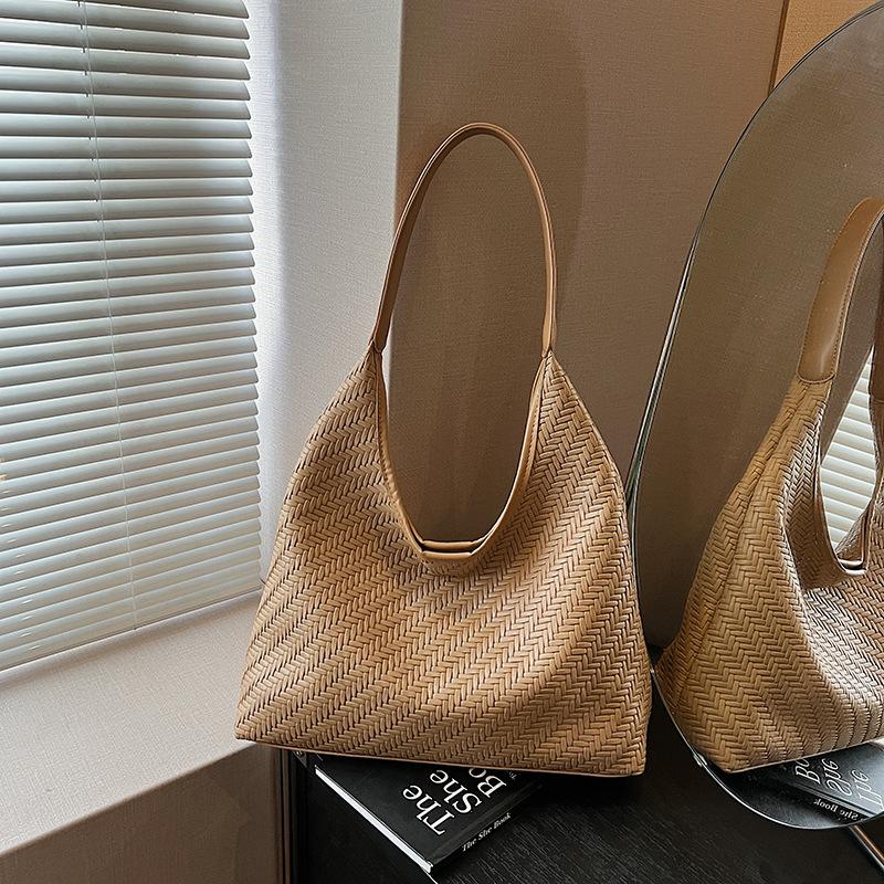 Premium bag women's new casual niche tote bag large capacity retro commuter shoulder bag