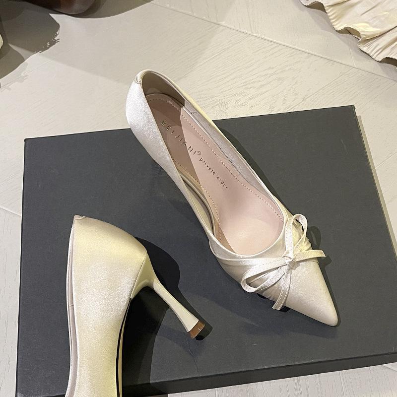 Satin bow Chinese Xiuhe wedding shoes bridal shoes women's pointed high heels single shoes versatile and not tired
