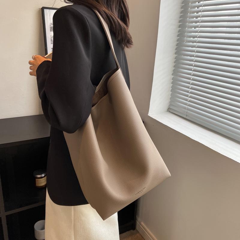 Women's Large Capacity Retro Tote Bag - 2023 Spring/Summer Korean Style Shoulder Bag