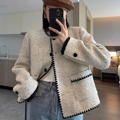 Luxuriöser und modischer Kurzmantel für Damen, perfekt für das Herbst-Outfit