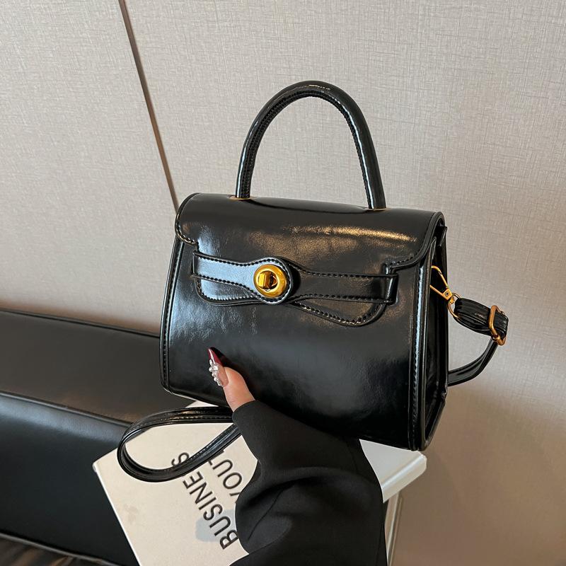 

Premium retro portable small bag women s new autumn and winter versatile messenger commuter small square bag чёрный