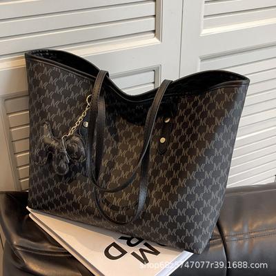 High-end Tote Bag Women's Large Capacity 2025 New Bag Women's Winter Retro Shoulder Bag Commuter Handbag