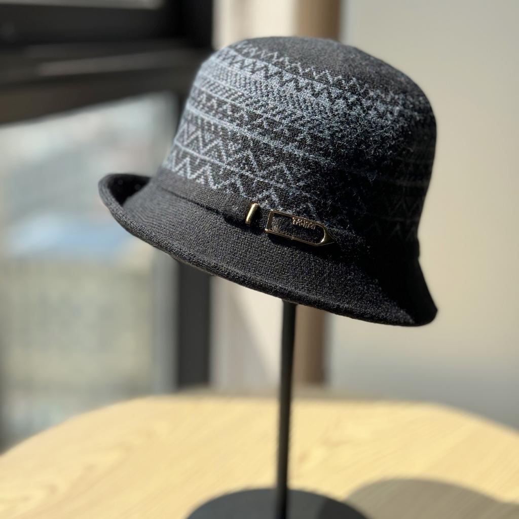New Hat Women's Autumn and Winter Knitted Hat French Rolled Edge Fisherman Hat Fashionable Metal Buckle Style Basin Hat Trendy