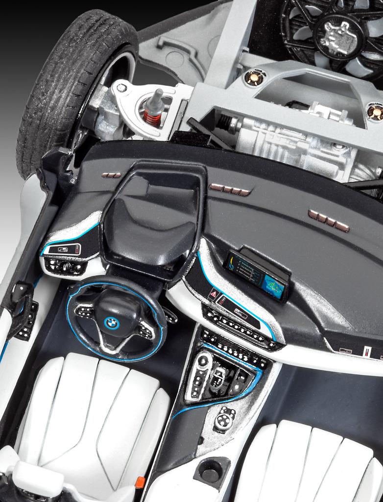 German Revell BMW i8 plastic model (Revell) 1/24