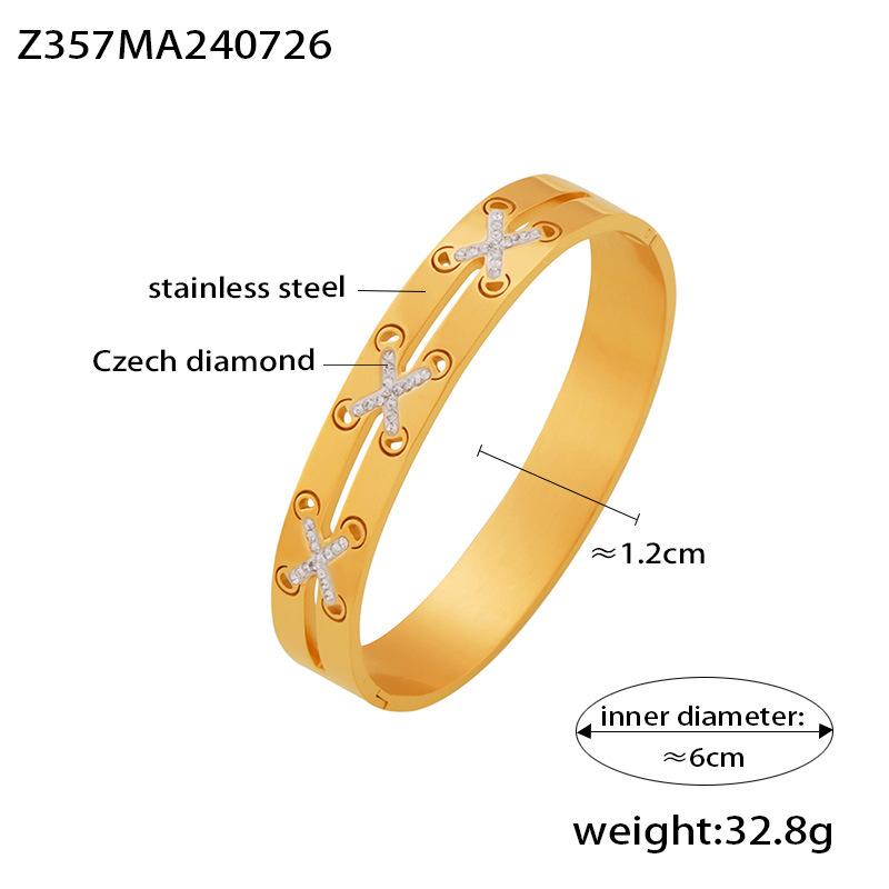 

Personalized Diamond-set Cross Exaggerated Bracelet Trendy Design Sense Stainless Steel Retro Jewelry