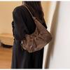 Retro axelväskor i läder för kvinnor 2023 Vinter Vintage underarmsväska Handväskor och plånböcker Senaste mode handväska