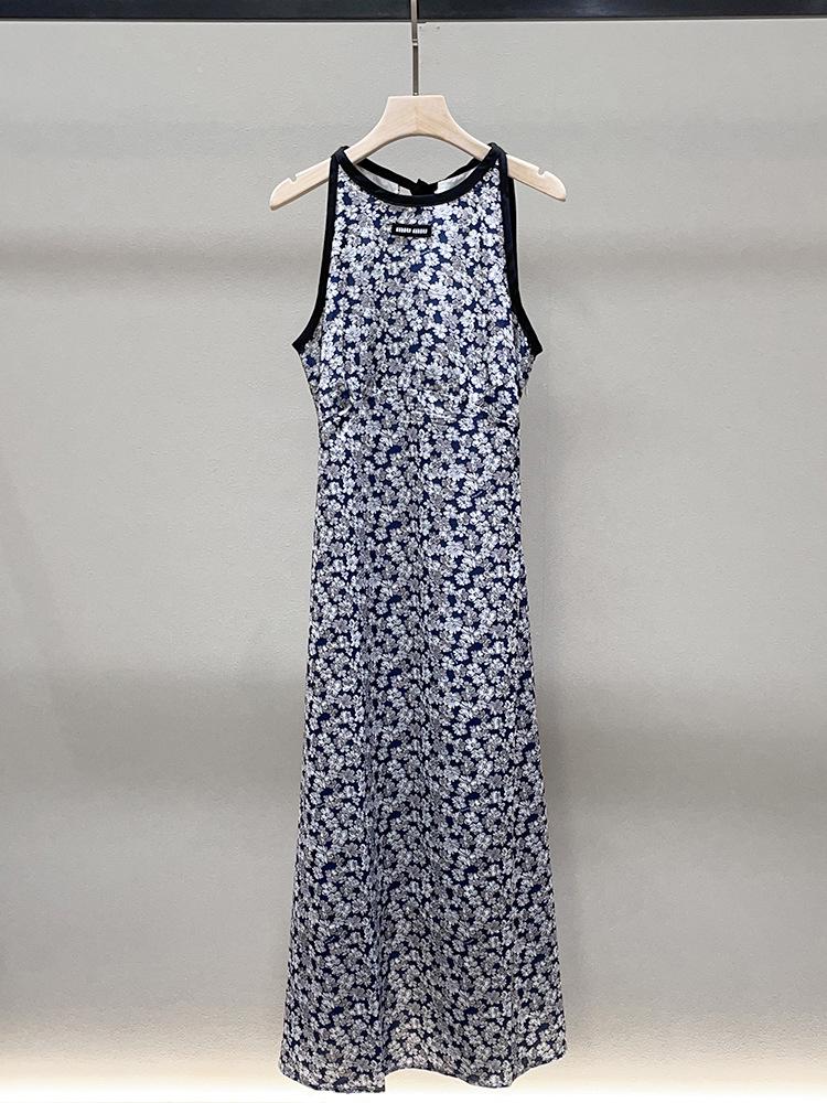 

Высококлассное женское платье в стиле светской львицы без рукавов с открытой спиной и принтом Large чёрный/цветочный