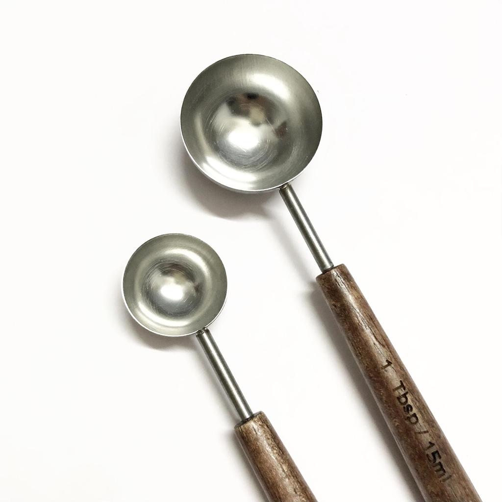 Multifunctional Oak-Handled Stainless Steel Measuring Spoon for Kitchen Baking