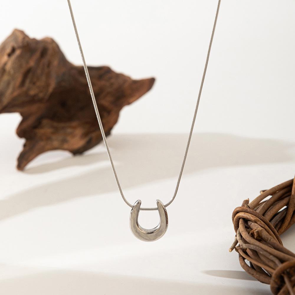 

Легкая роскошь ниша U-образная подкова ожерелье женская мода универсальный темперамент продвинутый смысл ключичная цепочка интернет знаменитость цепочка на шею tid