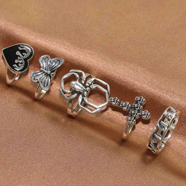 Retro For Women Punk Butterfly Heart Rings Set Retro Gothic Ancient Color Color Dice Angel Wings Charms Finger Rings JewelryVintage Rings