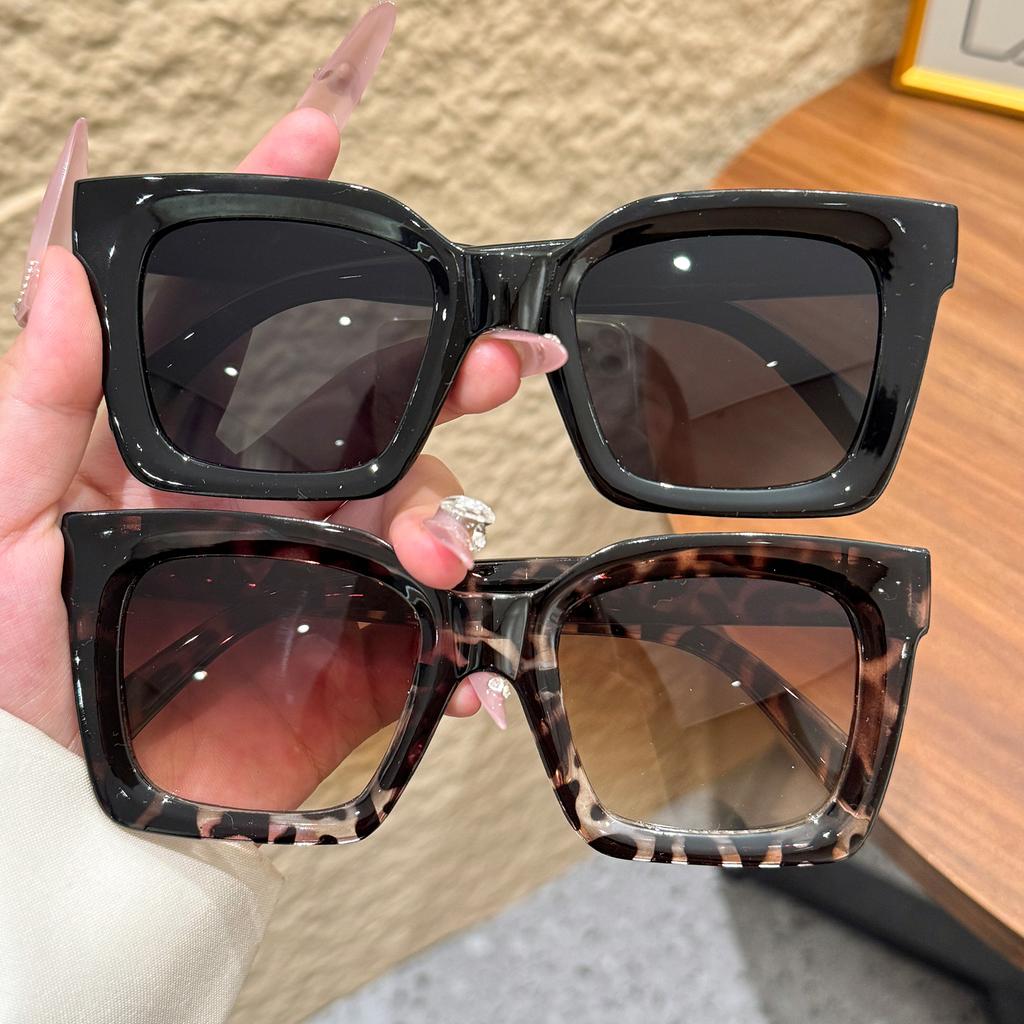2Pcs Retro High-Quality Square Large-Frame Fashion Glasses for Both Men and Women, Suitable for Driving and Daily Wear