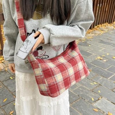 Borsa a tracolla alla moda, borse a tracolla eleganti e pratiche, borsa a mano per l'uso quotidiano