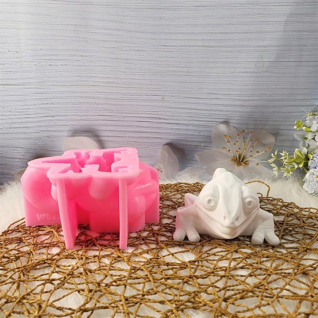 Durable Silicone Mold for Creating Detailed Chameleon Plaster Display Ornaments Perfect for Art Lovers and Gift Makers