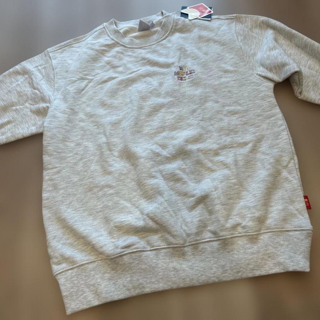 [USED] Unworn BTS McDonald's collaboration sweatshirt size M