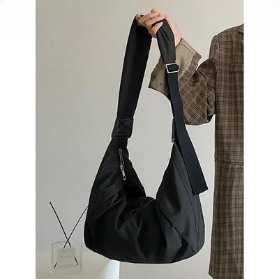 Women's Crossbody Dumpling Bag: Large Capacity, Down Cotton, Simple & Versatile for Autumn/Winter 2023