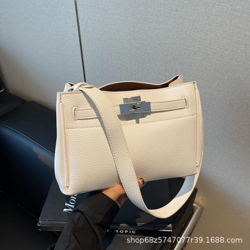 High-end Kelly Bag Women's 2025 Winter New Fashion Casual Shoulder Bag Korean Version of Niche Trend Versatile Women's Bag