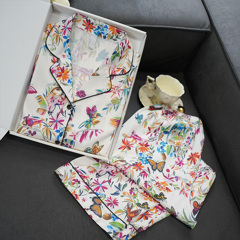 All-season Cool and Breathable Ice Silk Pajamas for Women Long-sleeved Suit with Buttons, Flower and Butterfly Print, Home Wear Pajamas