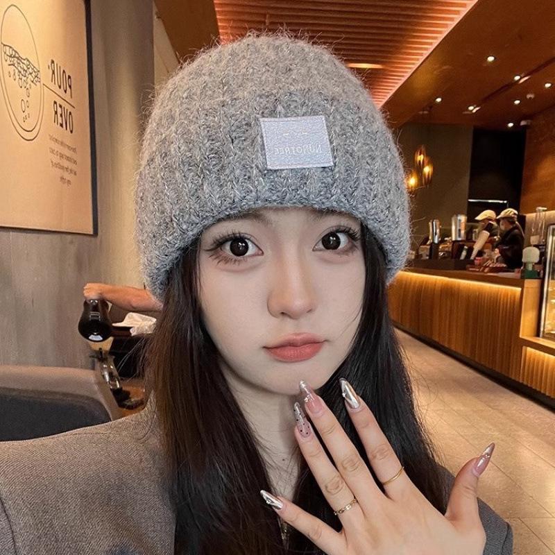 2025 Women's High-Quality Wool Knit Beanie: Autumn & Winter Style with Warm Ear Protection, Fashionable & Versatile for Large Head Circumference