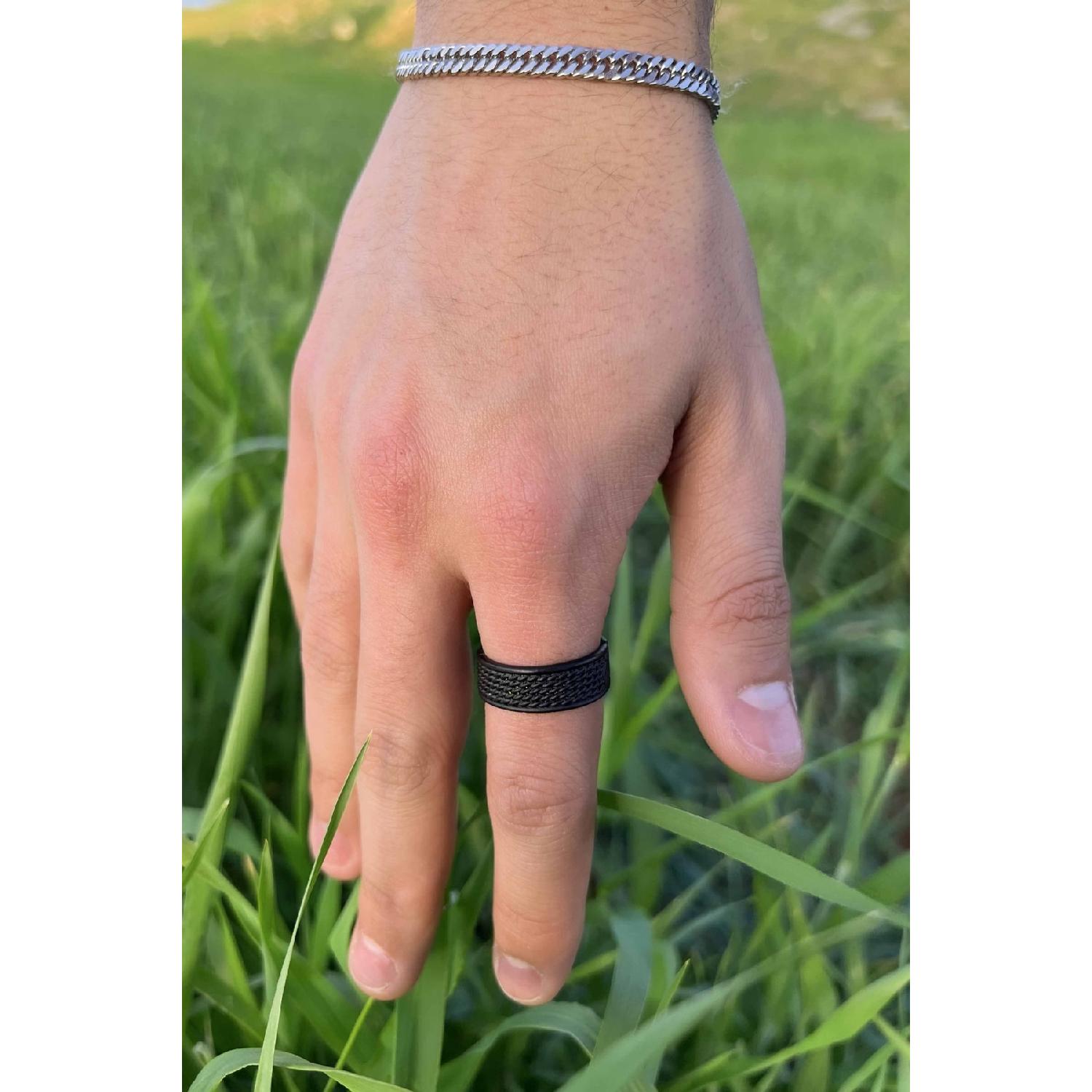 

Wicker Model Adjustable Black Men s Ring