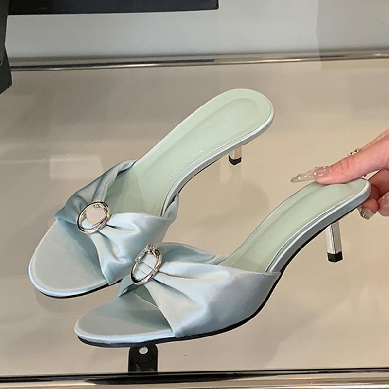 Fashion Liyke Fashion Design Metal Buckle Women Slippers Cozy Pleated Silk Summer Party Low Heels Gladiator Sandals Female Mules Shoes