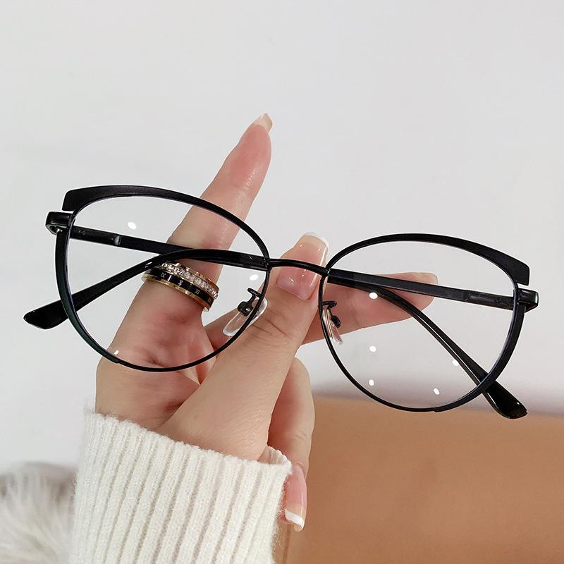 

2025 New Anti Blue Light Glasses Fashionable Women s Cat Eye Open Ball Eyes Frame Metal Bicolor Myopia Glasses Frame Who