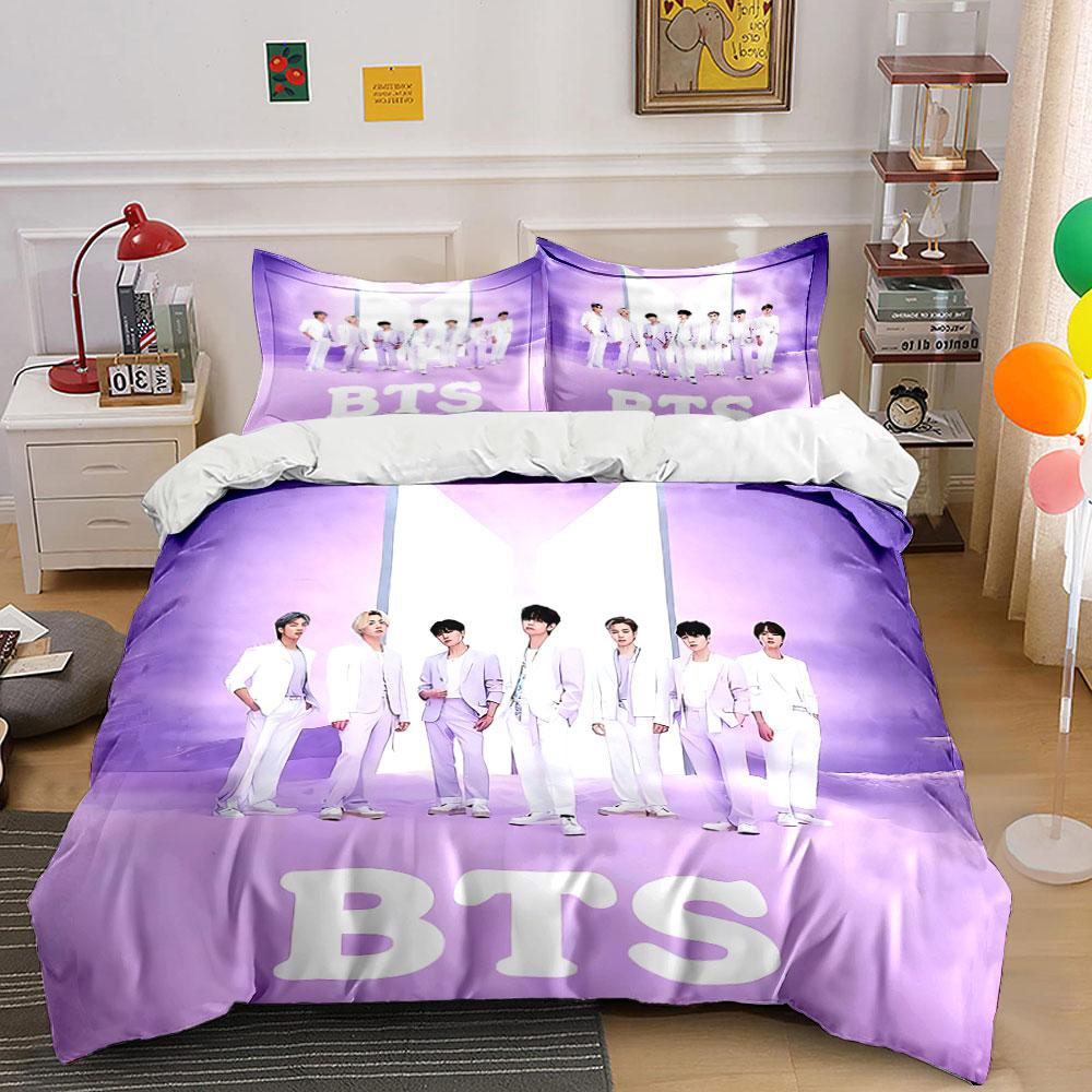 Lila BTS Band Illustration Bettwäsche Bettbezug Set Bettbezug Kissenbezüge  (1*Bettbezug 2*Kissenbezüge, ohne Bettdecke) 135x200cm white