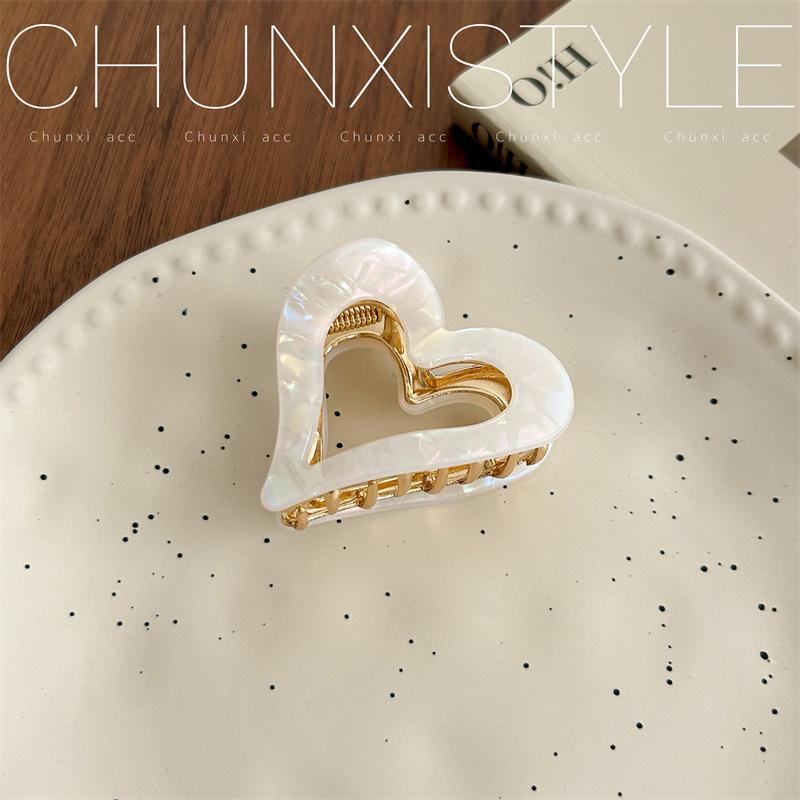 High-End Women's Heart-Shaped Hair Claw - Small Elegant Half-Up Clip for High Ponytails, 2024 Fashion Accessory