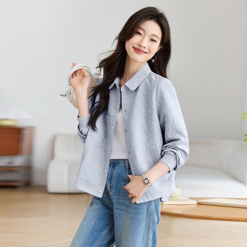 Mom's Chic Lapel Short Coat for Women: Slim-Fit Petite Korean Style for Middle-Aged Spring & Autumn.