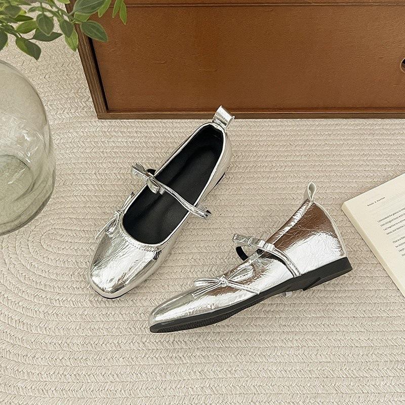 

French bow with Mary Jane shoes for women s 2025 new retro skirt with shallow mouth inner height increase single shoes 39