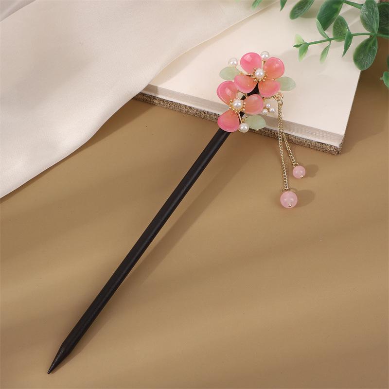 Ebony Style Tassel Hairpin: Vintage Wooden Hair Accessory for Women, Perfect for Simple Updos and Ancient Costume Adornments