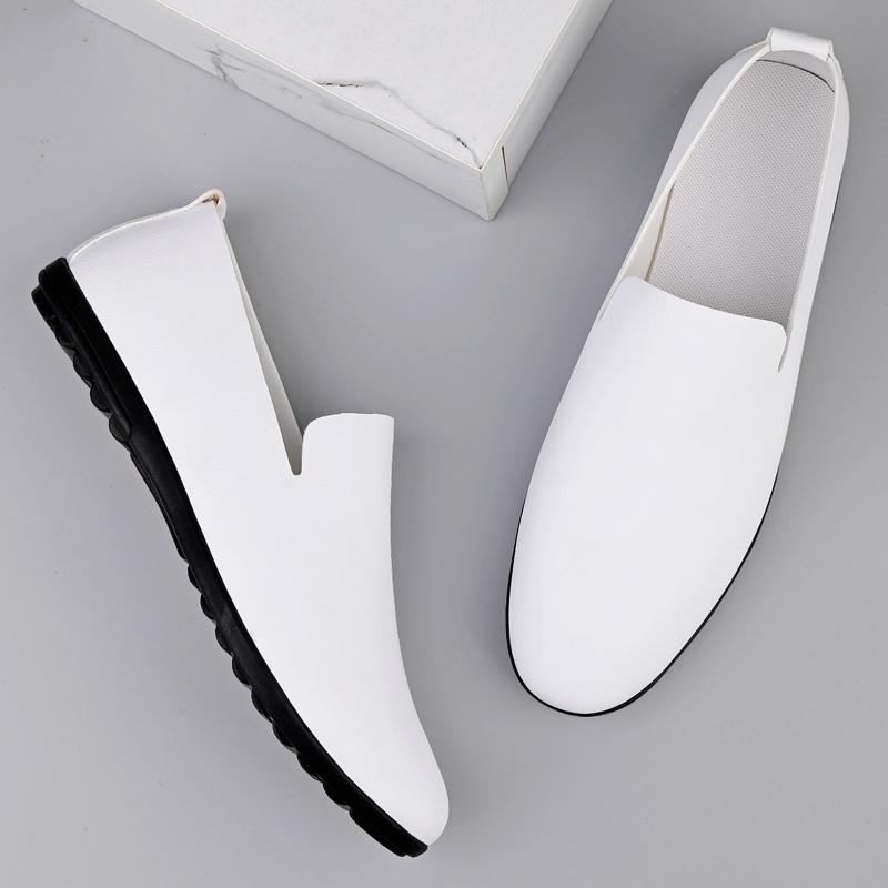 Fashion New Mens Casual Leather Shoes Handmade Lightweight Mens Loafers Moccasins Breathable Slip on Flats Soft-Soled Male Driving Shoes