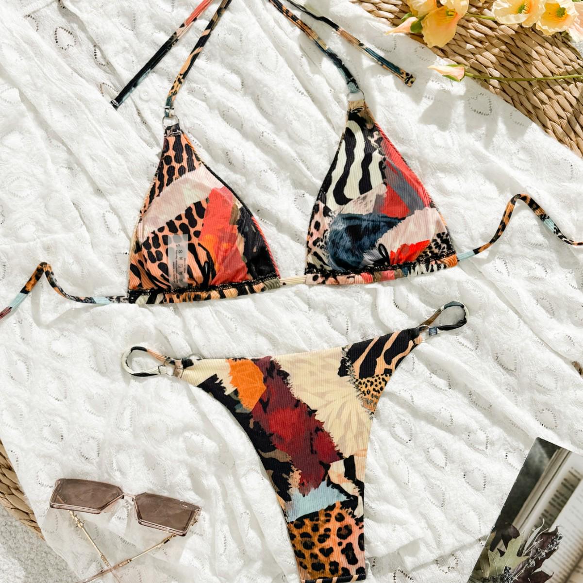 

2025 Европейский и американский кружевной принт на шнуровке Женский сексуальный комплект бикини из трех частей Small