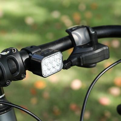Lampe de Guidon de Vélo LED Rechargeable par USB Phare de Vélo Haute Luminosité Feu Arrière Étanche Lumière Nocturne Arrière pour Vélo