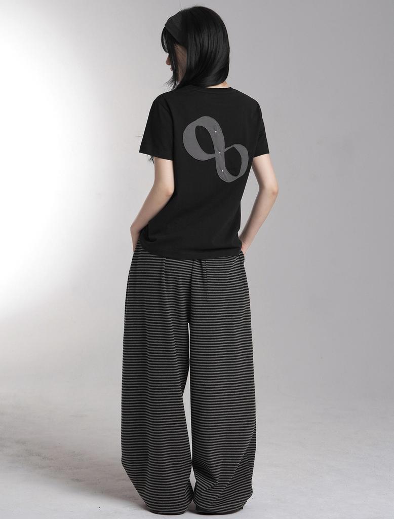 Lupeu Cut-Out Stud Applique Short Sleeve Tee Black