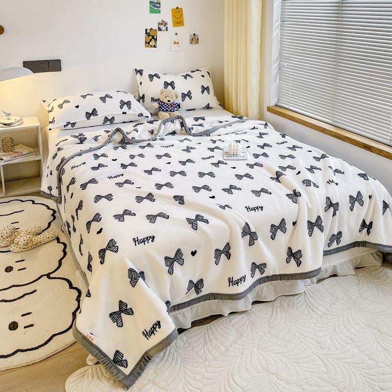 Summer Ice Silk Cool Thin Quilt Comforter Soft Air Conditioning Quilt/Duvet/Blanket Bed Duvets 150 Single Bed Quilt