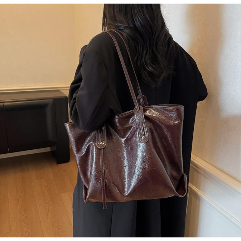 Popular bags women's large-capacity new autumn and winter versatile retro shoulder bags commuter tote bags