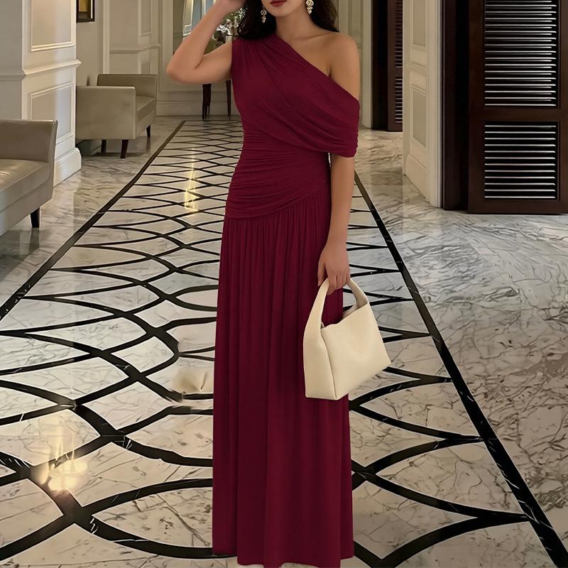 Abito da Donna Europeo Americano Colore Unico Scollo a U Vita Stretta Pieghettato con Spalline Sottili Primavera 2026