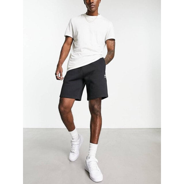 

Черные шорты adidas Originals Essentials