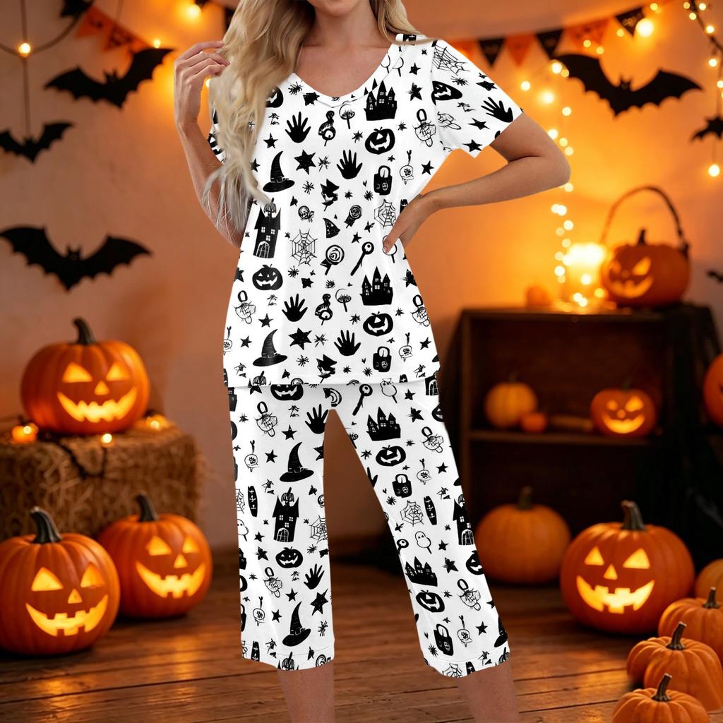 Women Two Piece Halloween Print Lounge Set Short Sleeve Top with Capri Pants Casual Pajama Set for Relaxed Fit
