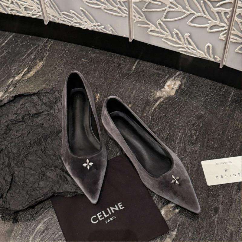 

Small-haired cat Pearlescent velvet pointed star decoration single shoes for women | pointed cross willow nails with an inner height of 5cm soft sole 40