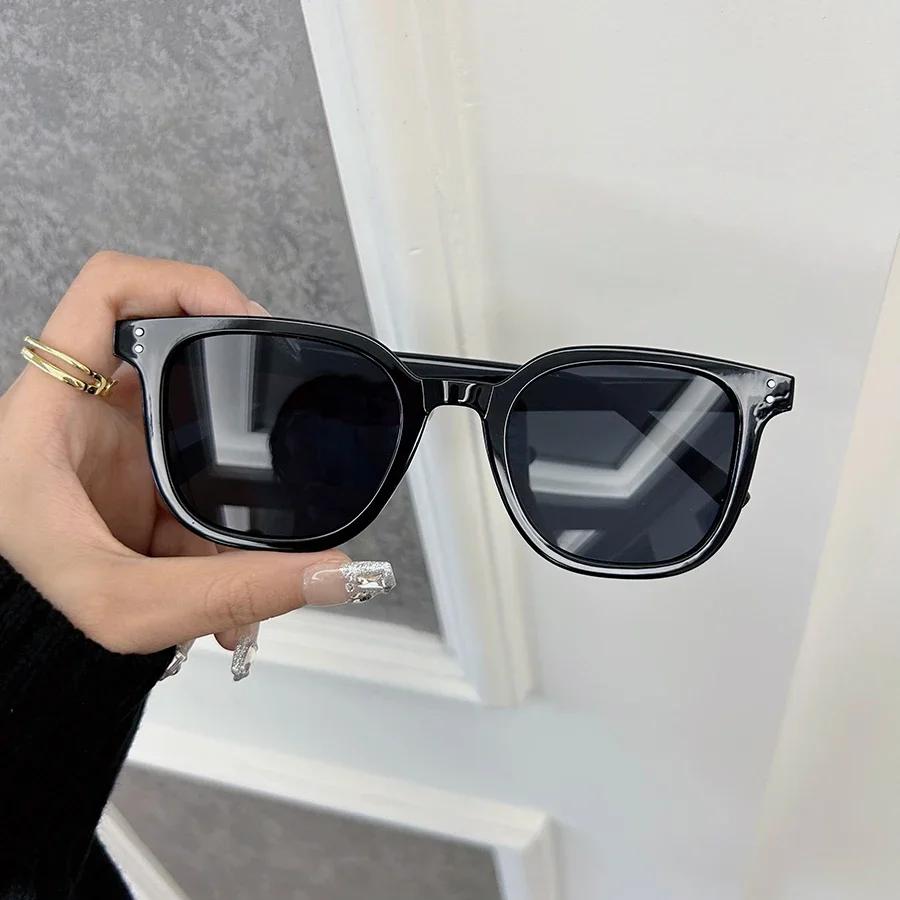 Casual Rectangle Sunglasses Women Men Classic Sun Glasses Female Male Designer Retro Fashion Outdoors Shades