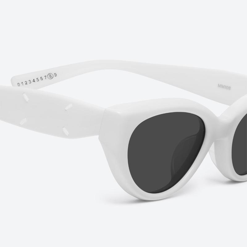 Gentle Monster Oval Sunglasses With Matching Color Markings Unisex Sunglasses White MM108-W2