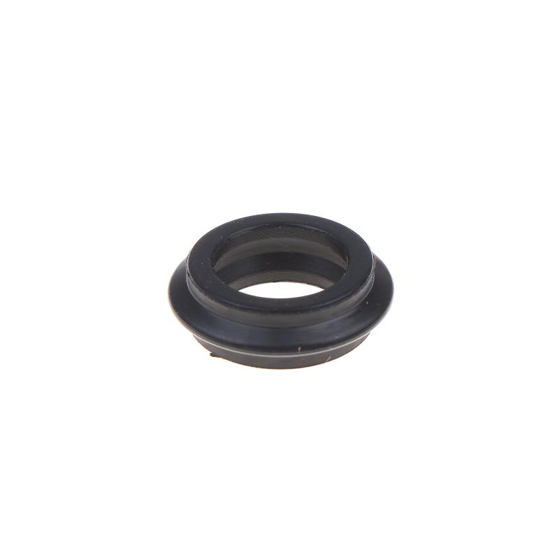 Car Engine Oil Cooler Outlet Pipe Seal Plastic Black Fuel Oil Seal Pipe For Range Rover Lr030593
