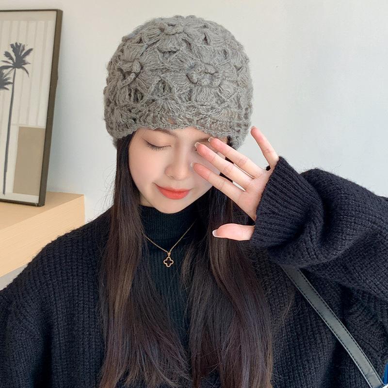 

Новые зимние вязаные крючком шапки для женщин шапки бини цветы вязаная шапка ручной работы женская кружевная шапка Chapeu Feminino Gorras One Size