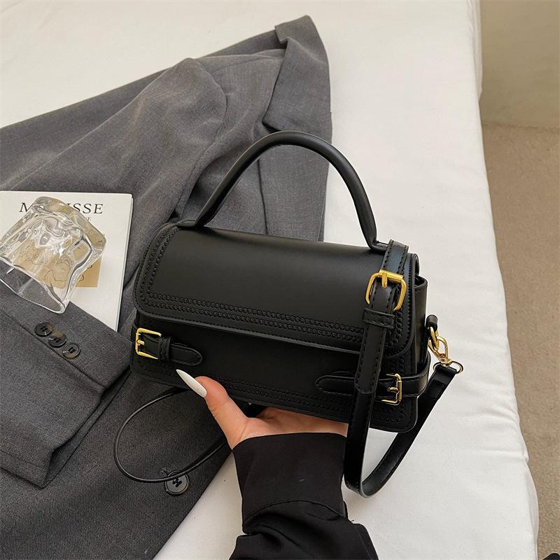 

Retro fashion simple texture handbag 2025 autumn new foreign style ins shoulder messenger bag small square bag women