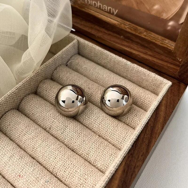 Simplicity Shiny C-Shaped Round Earrings for Women Ladies New Metal Semi-Circle Stud Earrings Fashion Commute Jewelry Wholesale