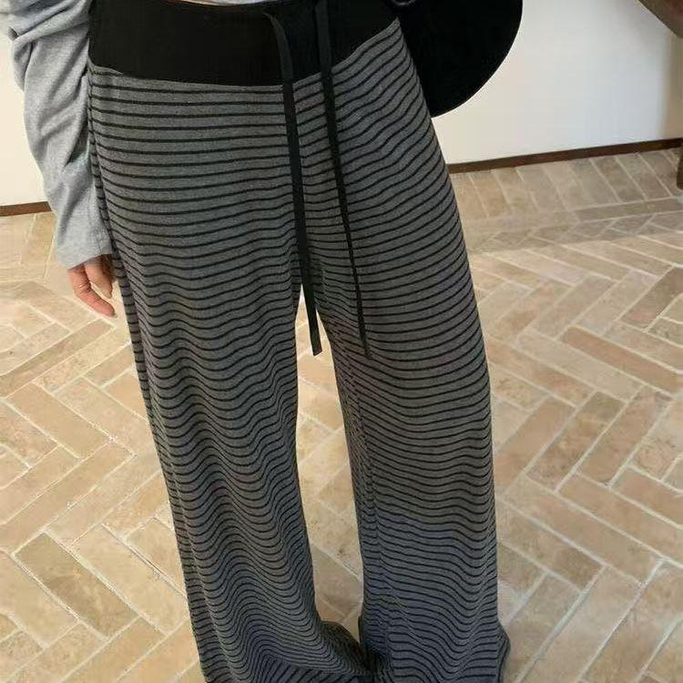 

Maternity One-Shoulder Hoodie & Striped Pants Set - Trendy, Loose, Casual with Drawstring, Plus Velvet for Fall/Winter M [40-50 kg]